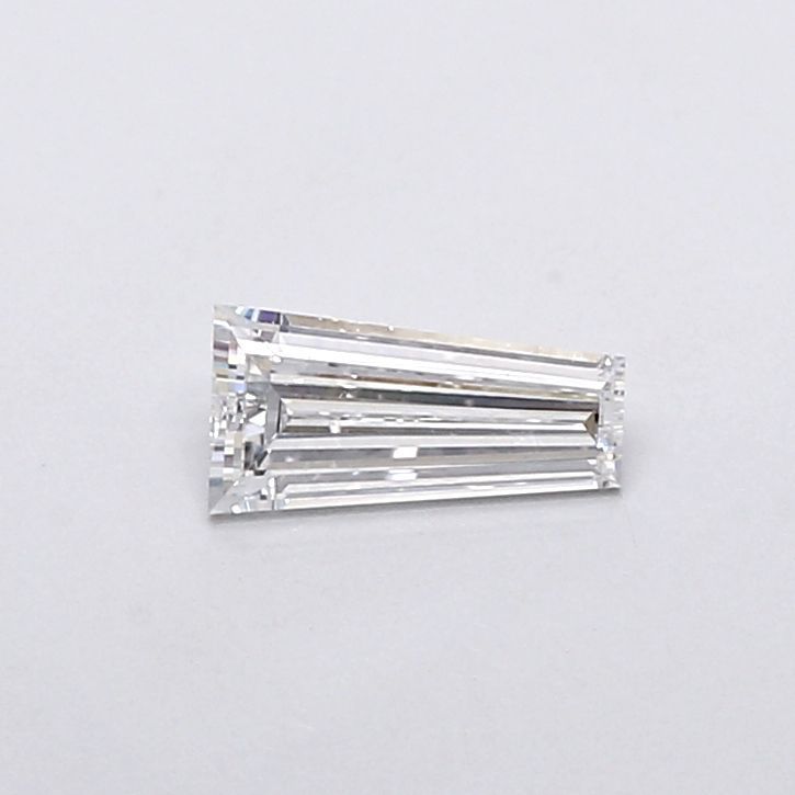0.35 ct lab-grown Tapered baguette Diamond
