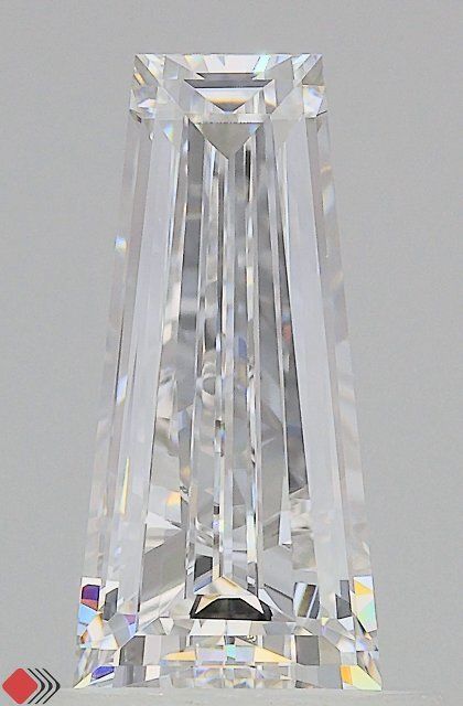 1.05 ct lab-grown Tapered baguette Diamond