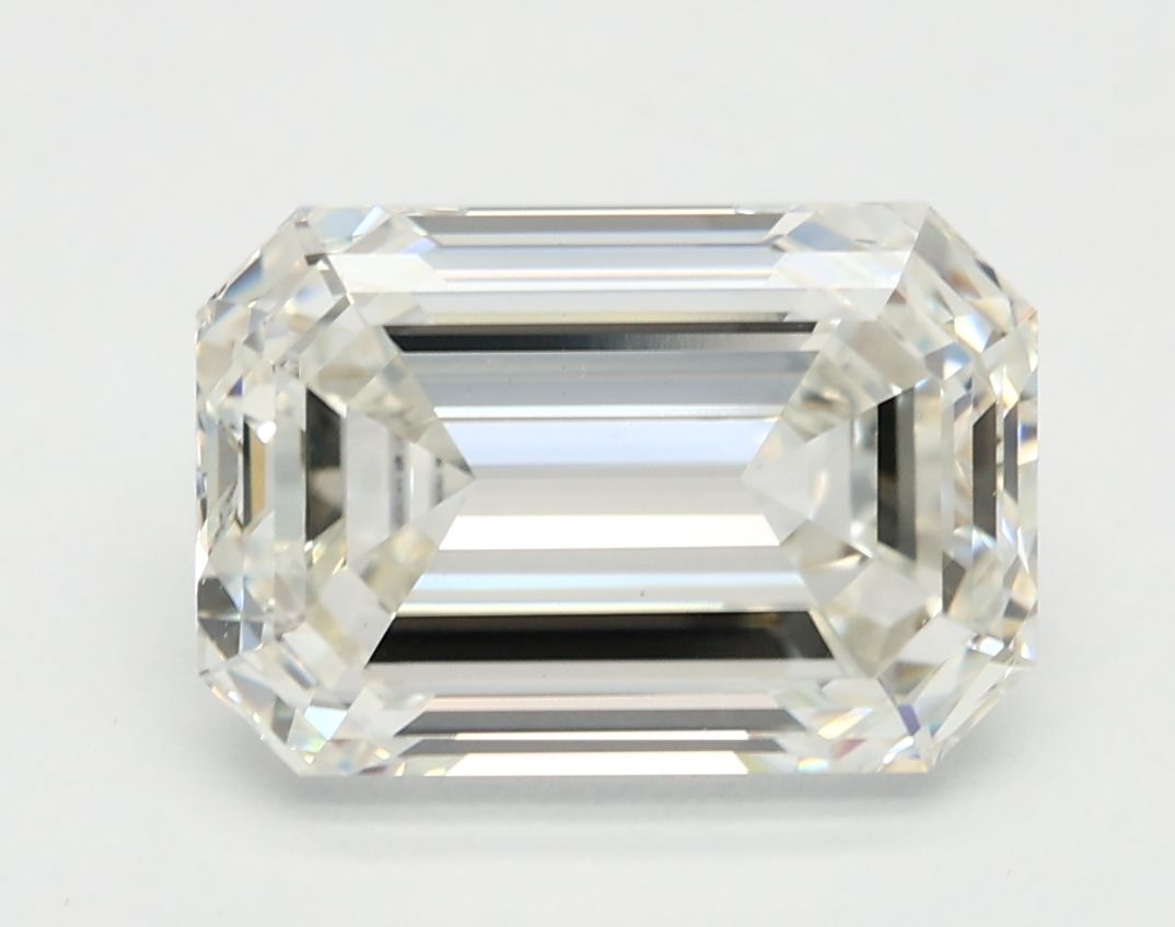 3.18 ct Emerald diamond