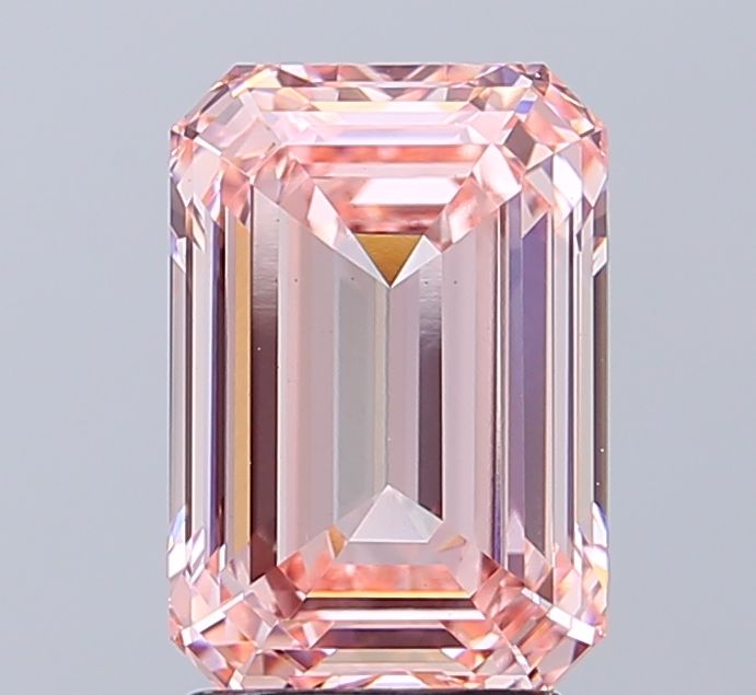 3.04 ct Emerald diamond