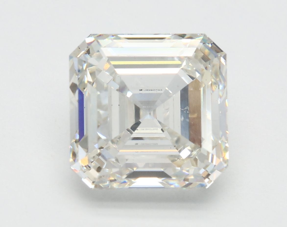 3.65 ct Square Emerald diamond
