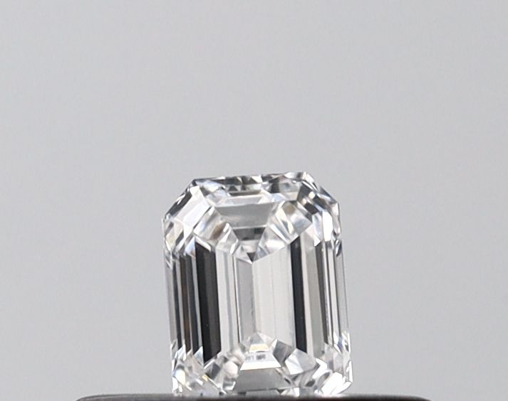 0.21ct Emerald diamond