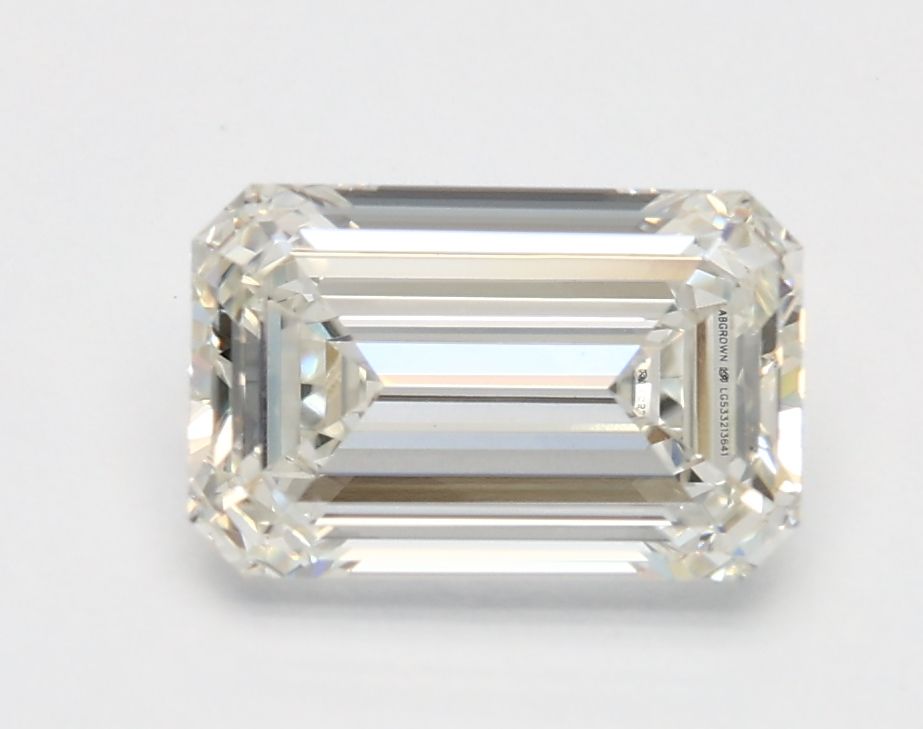 1.34 ct. emerald Lab Grown Diamond front image