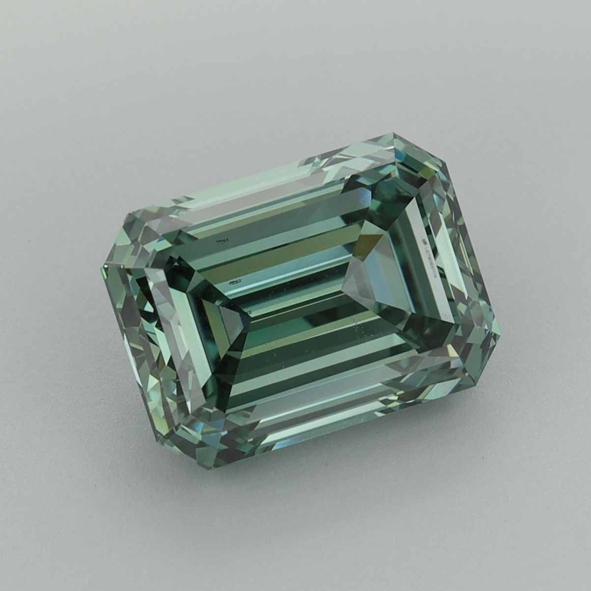 3.76 ct Emerald diamond