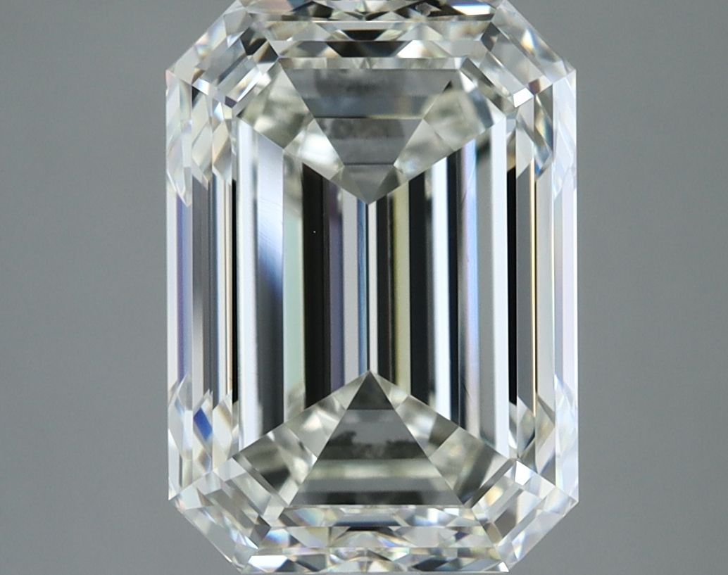 5.01ct Emerald diamond