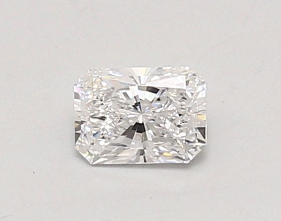 0.47 ct lab-grown Radiant Diamond