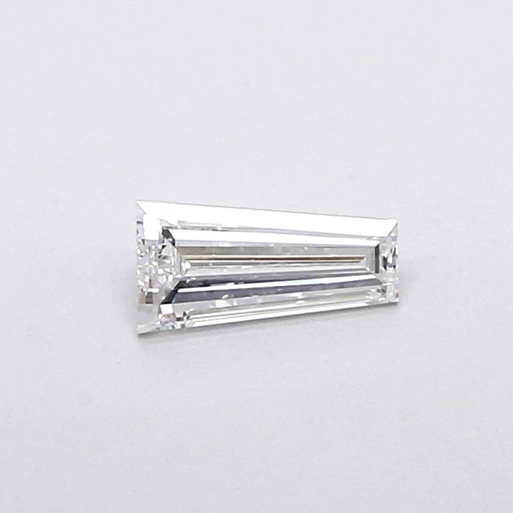 0.35 ct lab-grown Tapered baguette Diamond