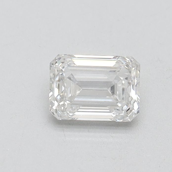 0.44 ct Emerald diamond