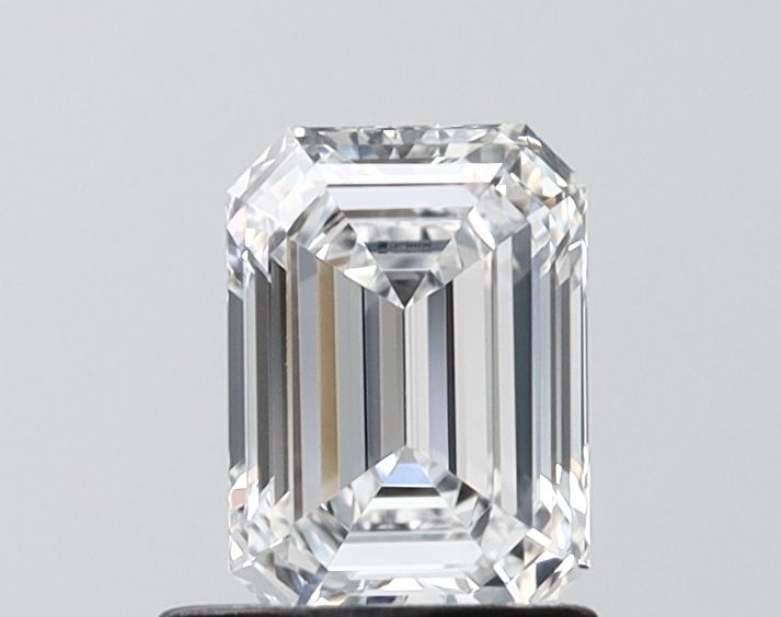 0.92 ct. emerald Lab Grown Diamond front image