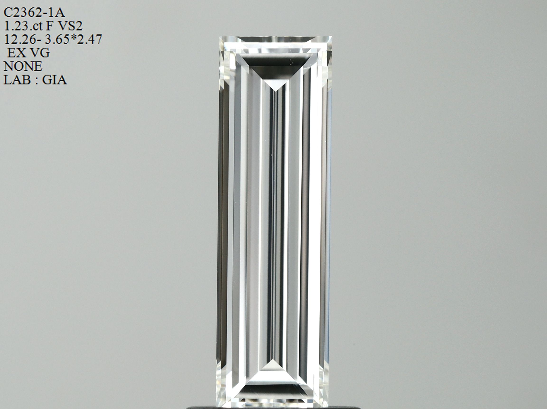 1.23 ct Baguette Diamond