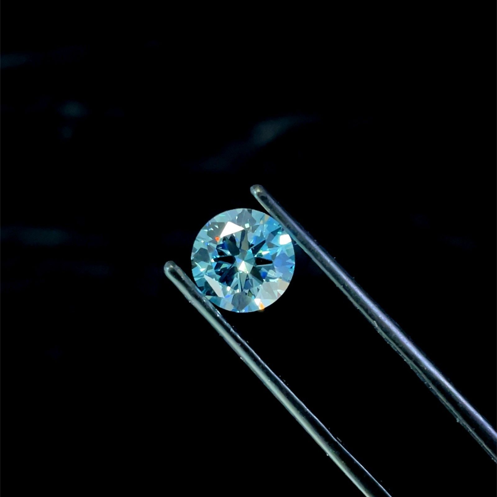 2.00 ct. round Lab Grown Diamond front image