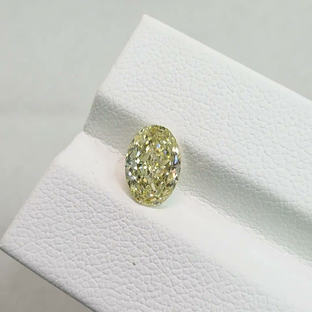 1.34 CT Fancy Intense Yellow OVAL