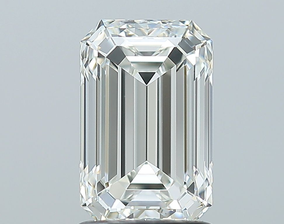 1.70 ct Emerald diamond