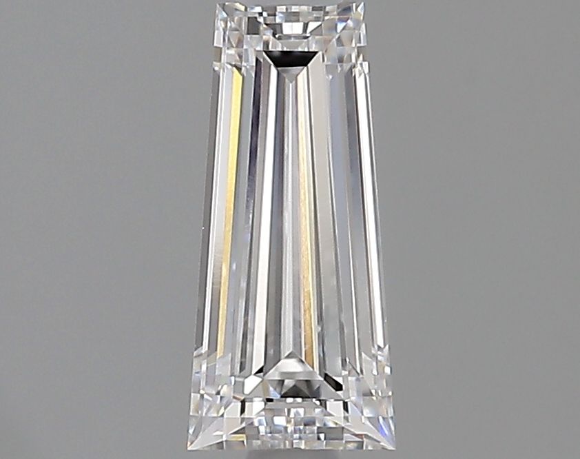 1.02 ct lab-grown Tapered baguette Diamond