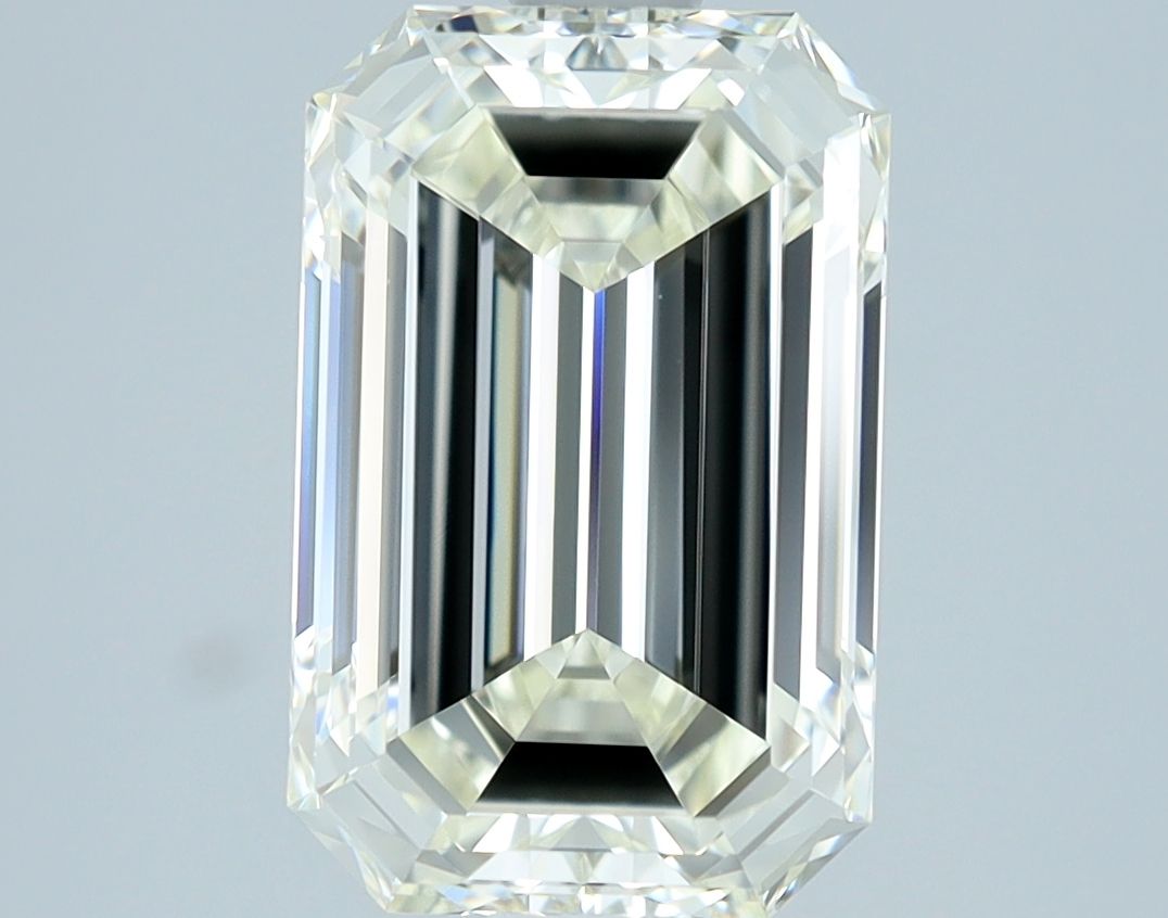 2.70 ct Emerald diamond