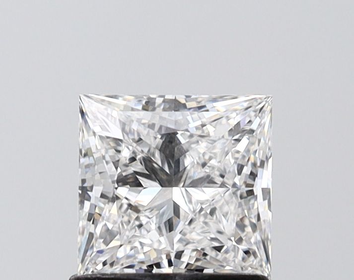 1.05 ct lab-grown Princess Diamond