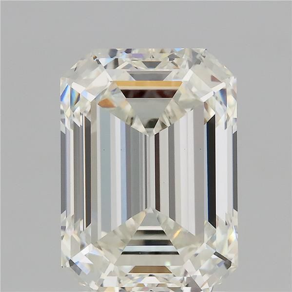 2.92 ct Emerald diamond
