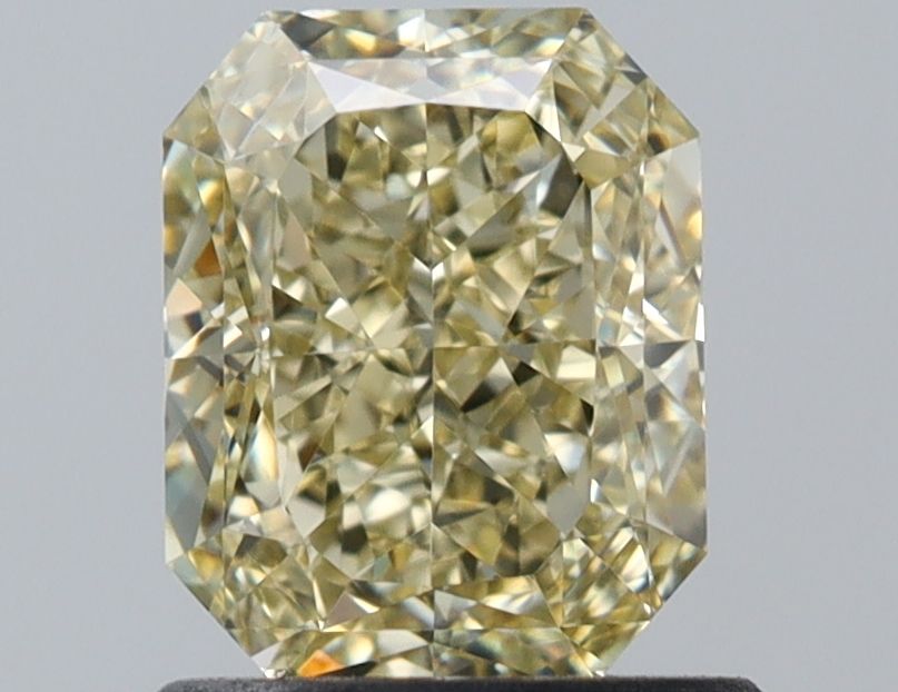1.15 ct Radiant diamond