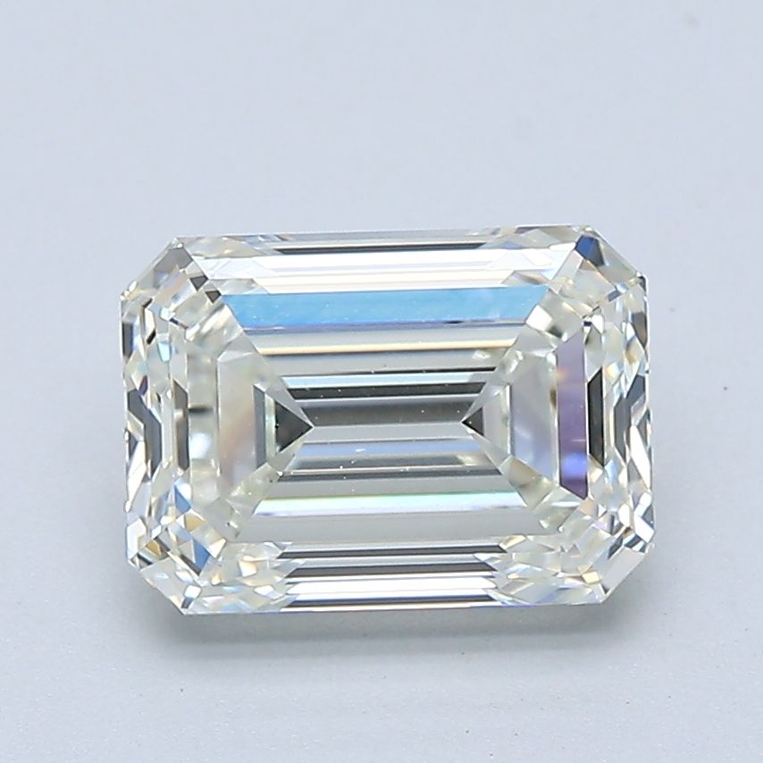 2.01 ct Emerald diamond
