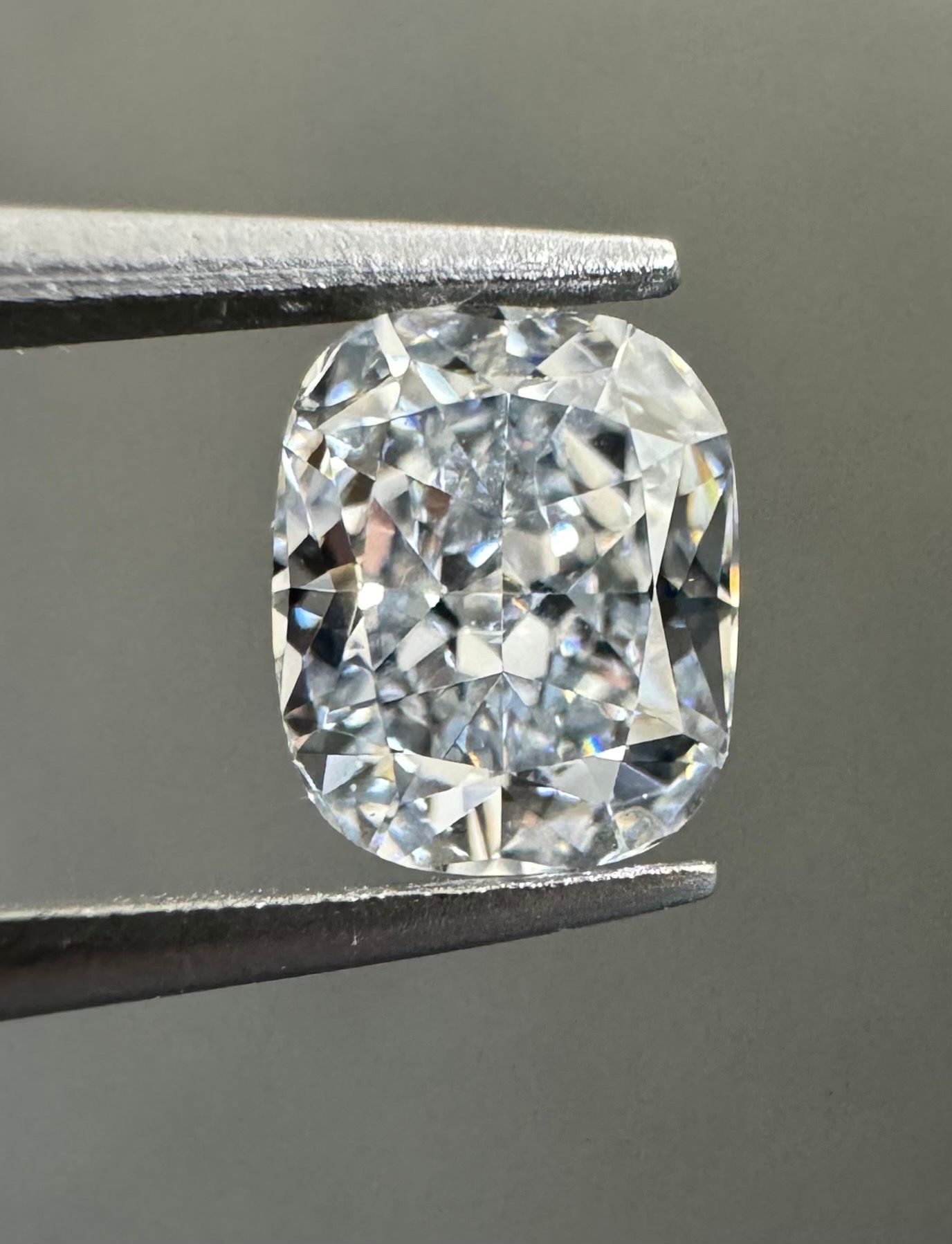 0.54 ct Cushion Brilliant diamond