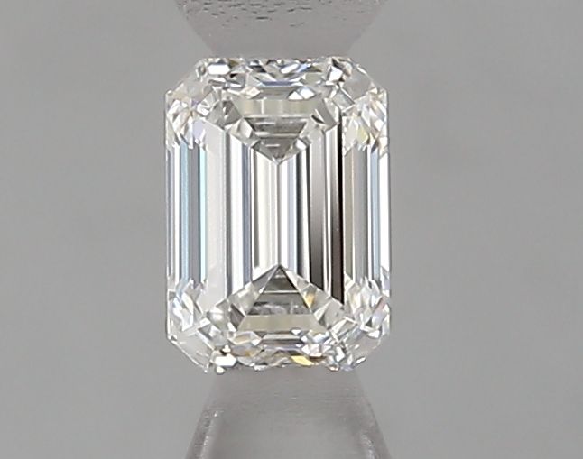 0.41 ct Emerald diamond