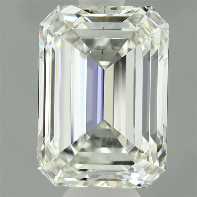2.20 ct Emerald diamond