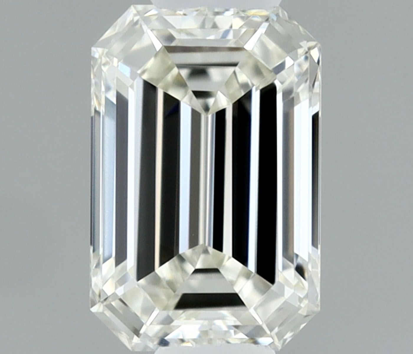 0.32 ct Emerald Diamond