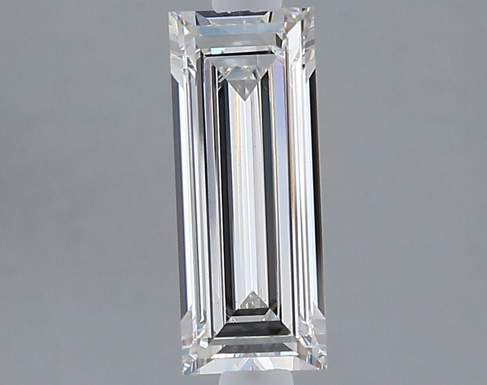 1.06 ct Baguette diamond