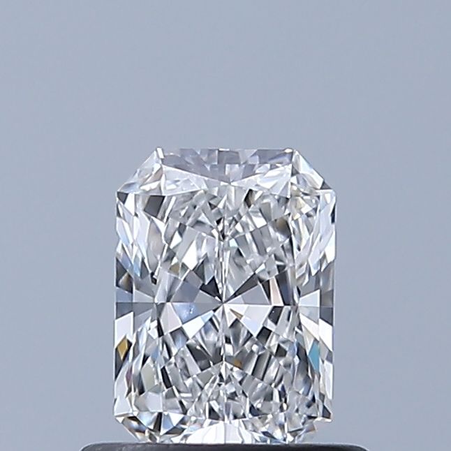 0.6 ct lab-grown Radiant Diamond
