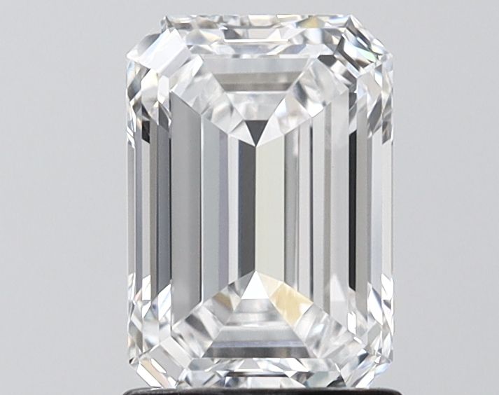 1.63 ct. emerald Lab Grown Diamond front image