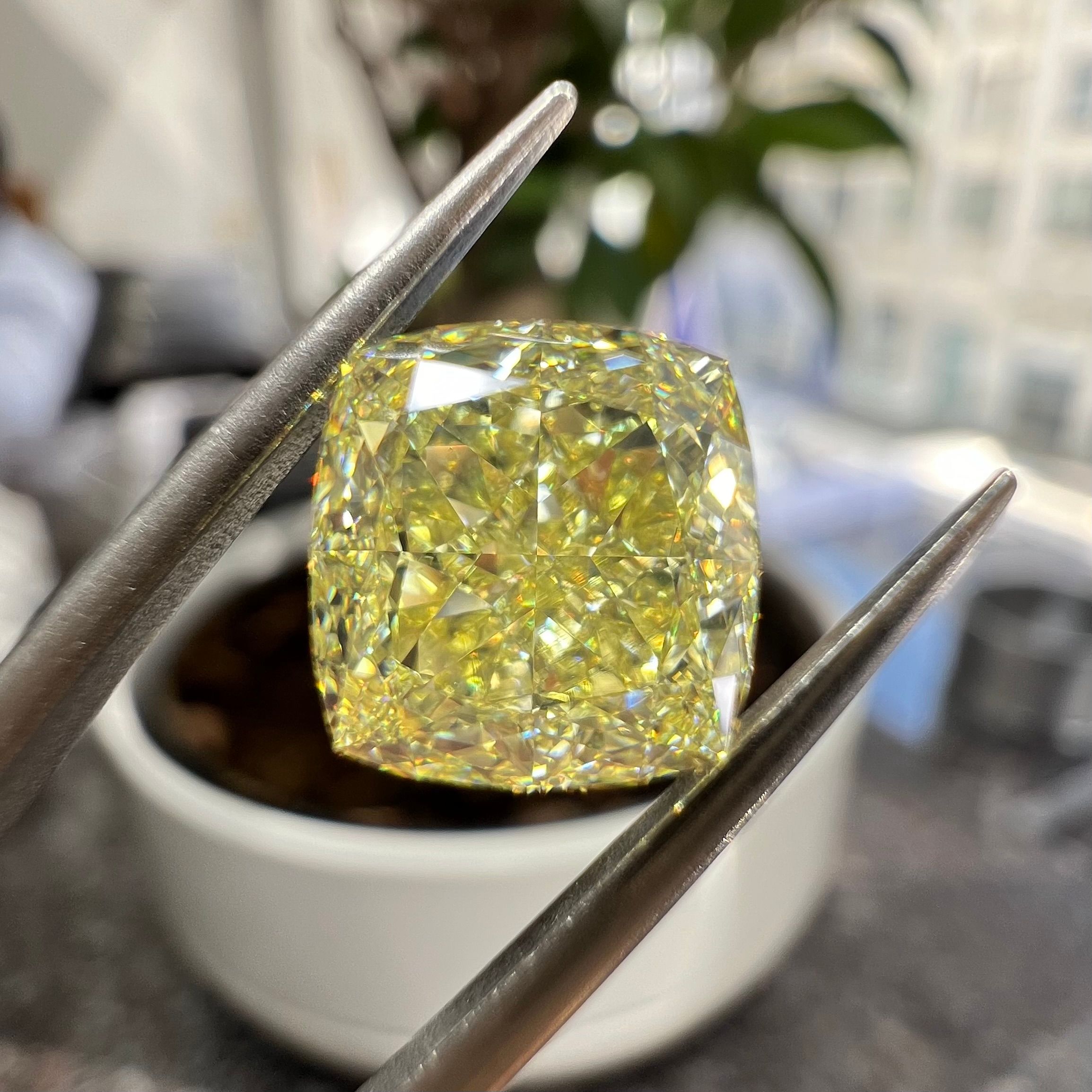 3.01 ct Cushion Modified diamond