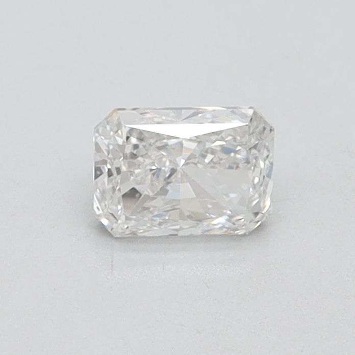 0.4 ct lab-grown Radiant Diamond