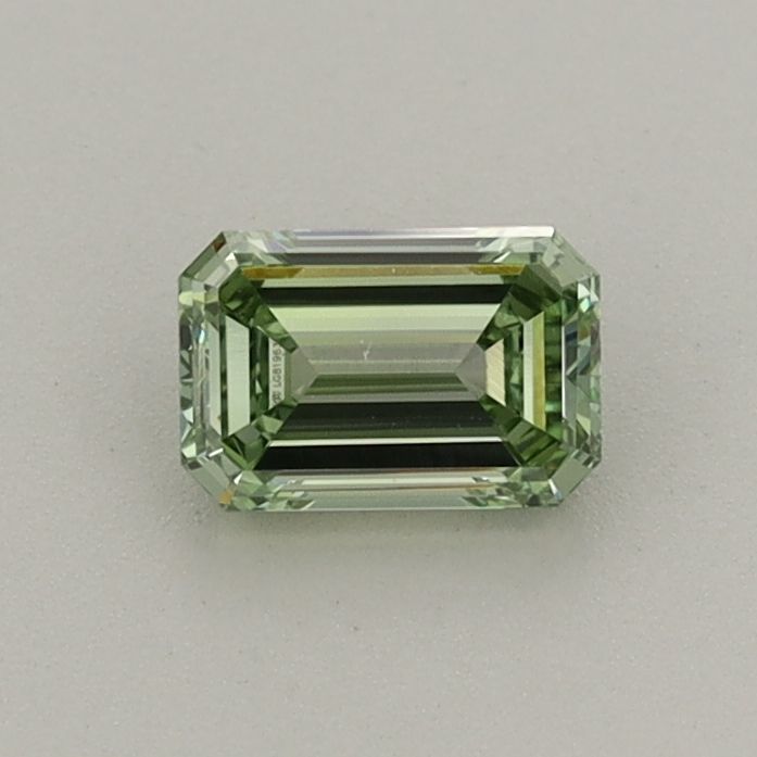 0.45 ct lab-grown Emerald Diamond