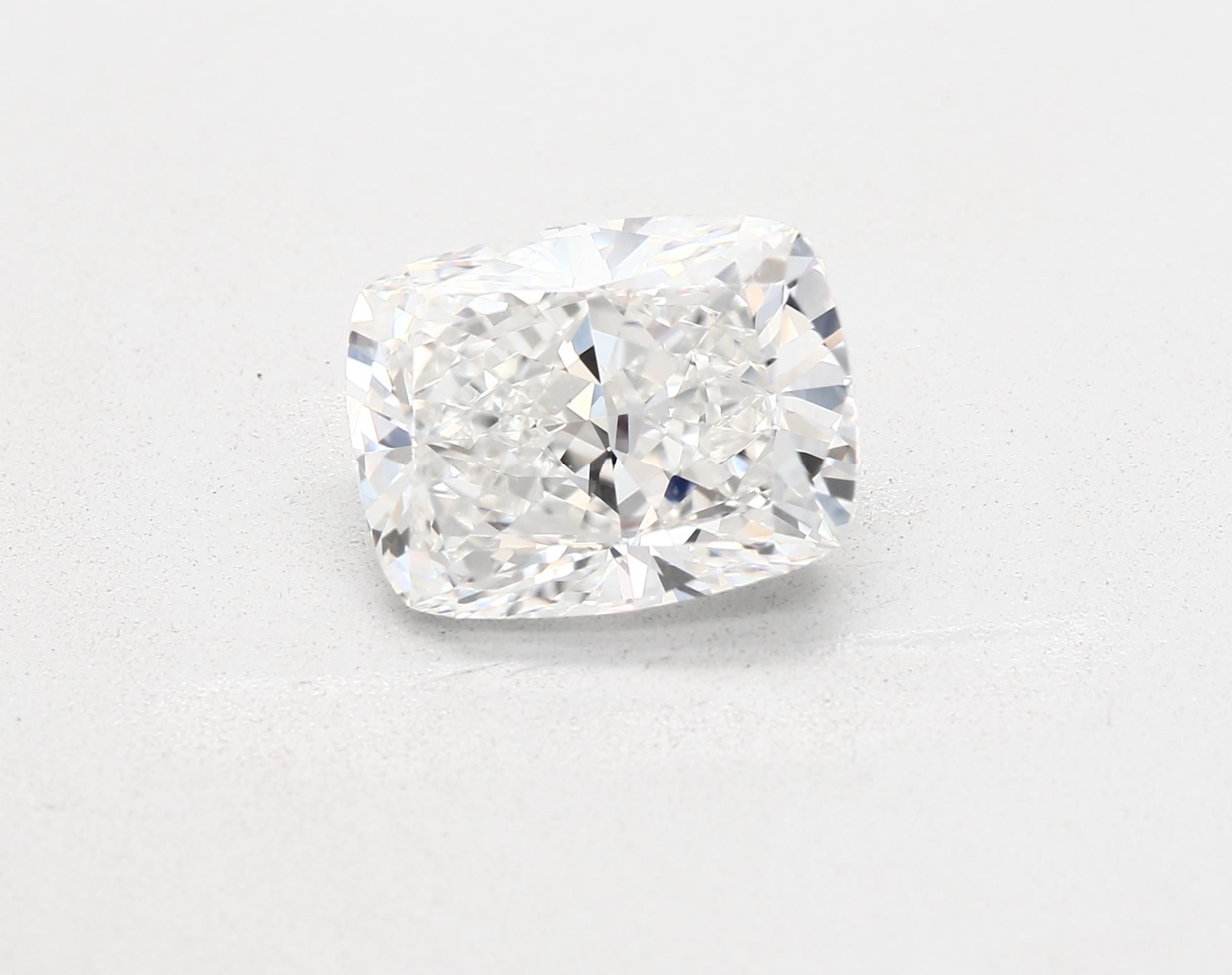 2.51 ct Cushion Brilliant diamond