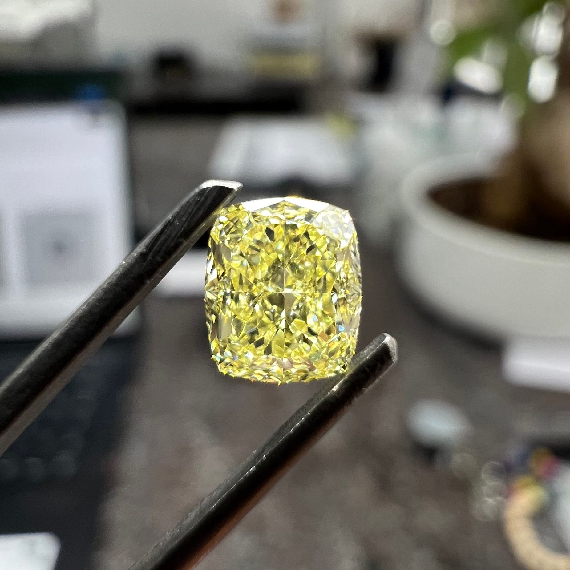 0.58 ct Cushion Modified diamond