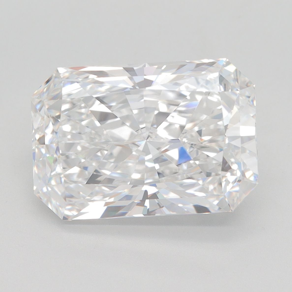 4.66 ct. radiant Lab Grown Diamond front image