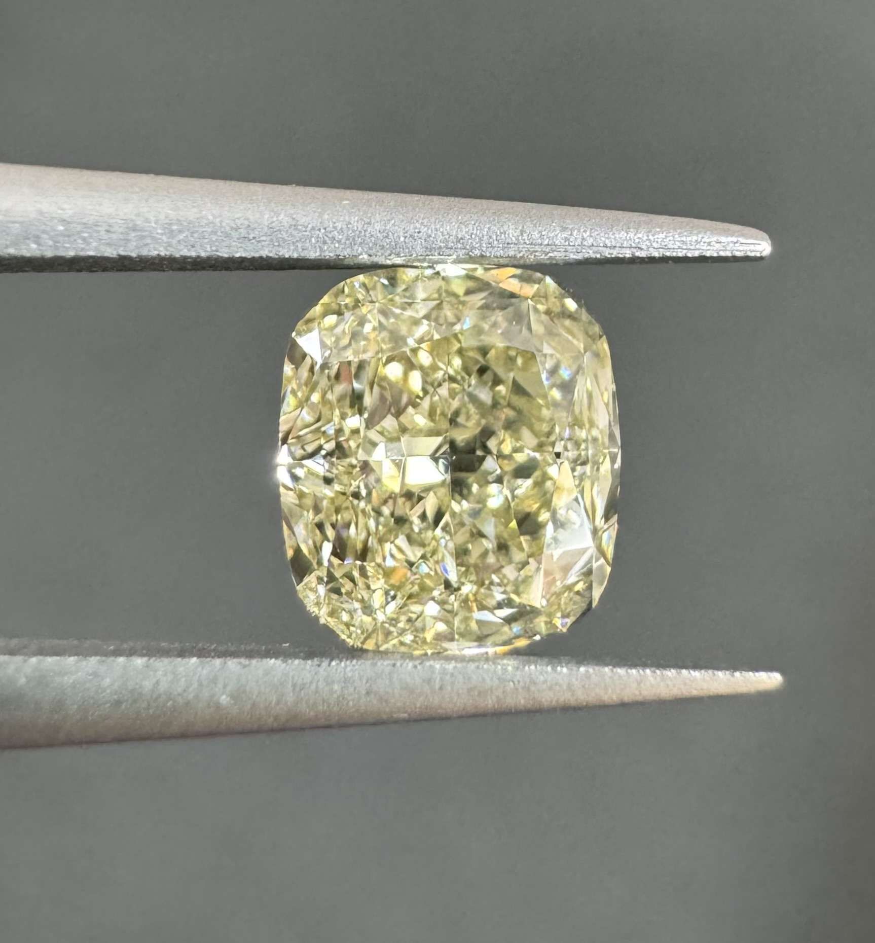 Diament 1.16 ct Fancy Brownish Greenish Yellow/VS2