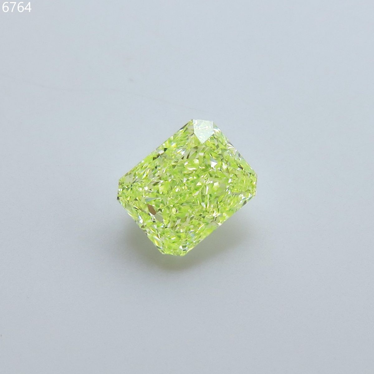 1.04 ct Radiant diamond