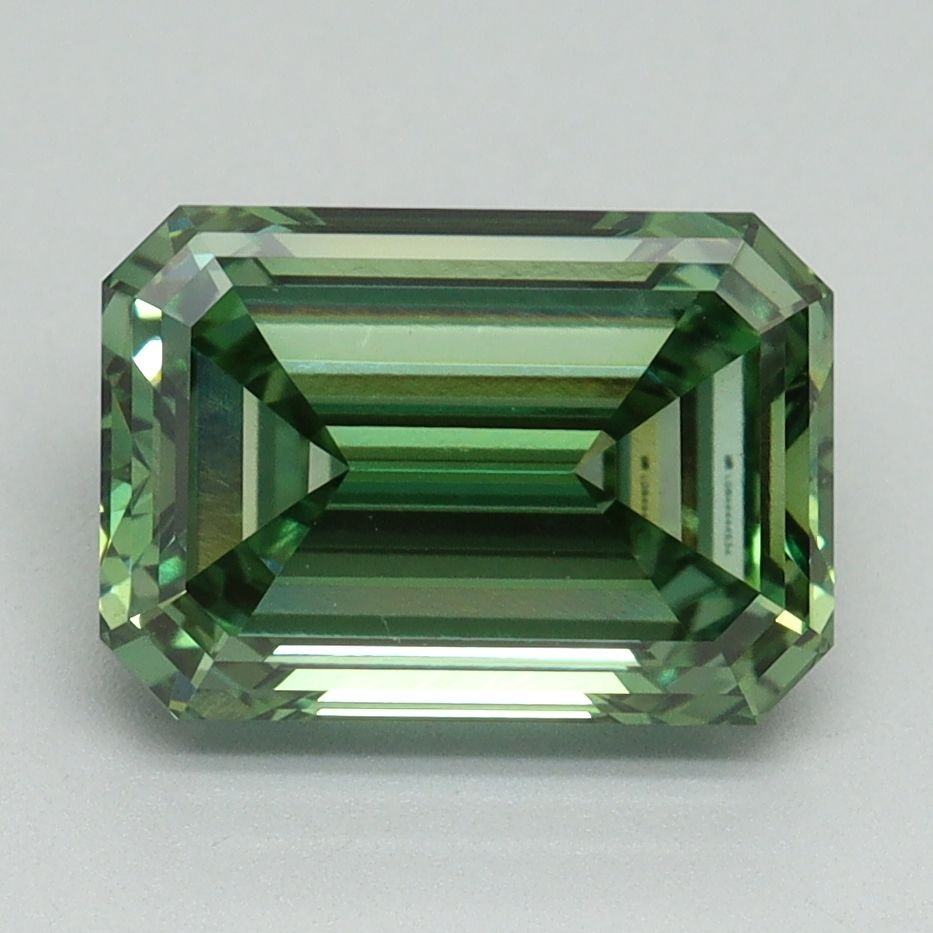 3.07 ct Emerald diamond