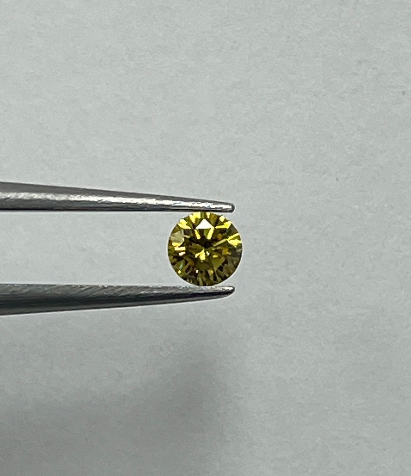 Diament 0.29 ct Fancy Vivid Yellow/