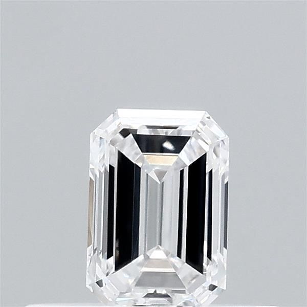 0.32 ct lab-grown Emerald Diamond