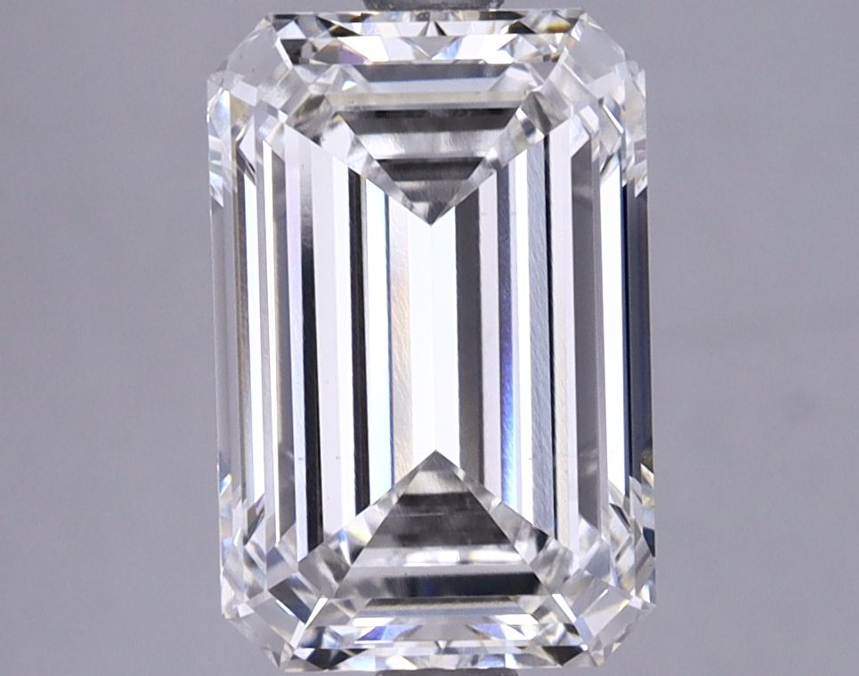 2.90 ct Emerald diamond