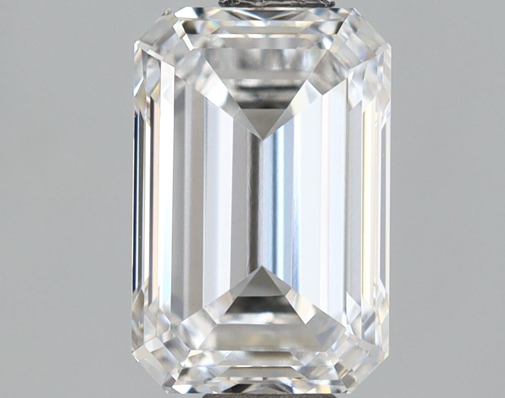 1.52 ct. emerald Lab Grown Diamond front image
