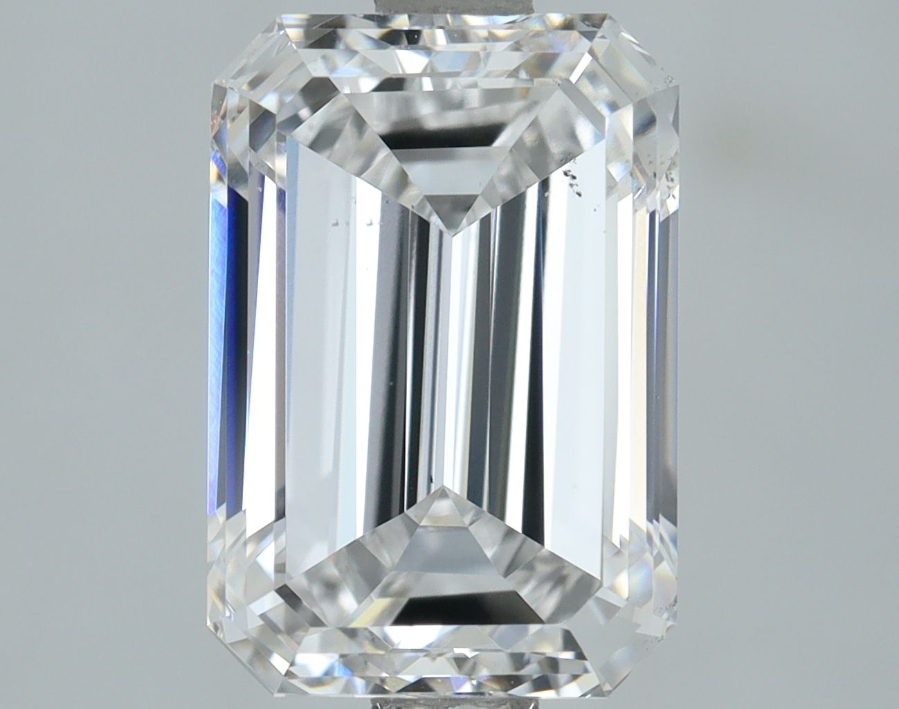 2.00 ct. emerald Lab Grown Diamond front image