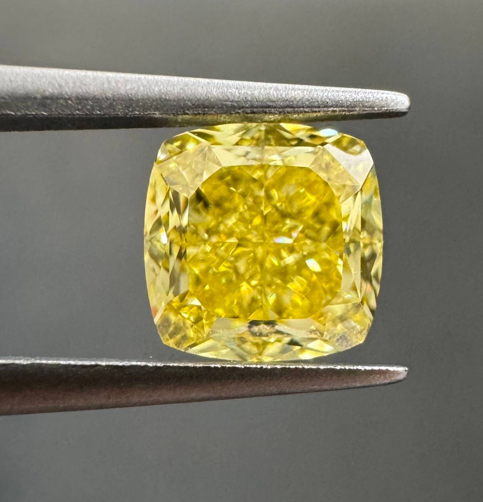 1.15 ct Cushion Brilliant diamond