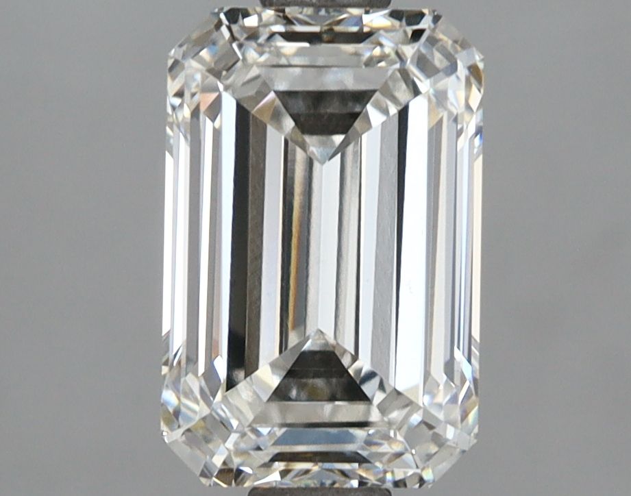 2.66 ct Emerald diamond