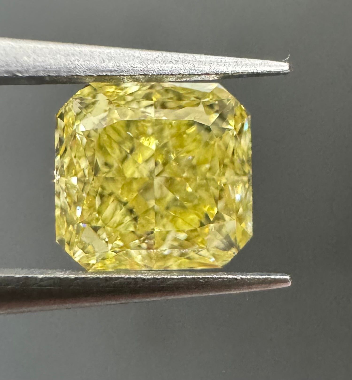 0.81 ct Square diamond