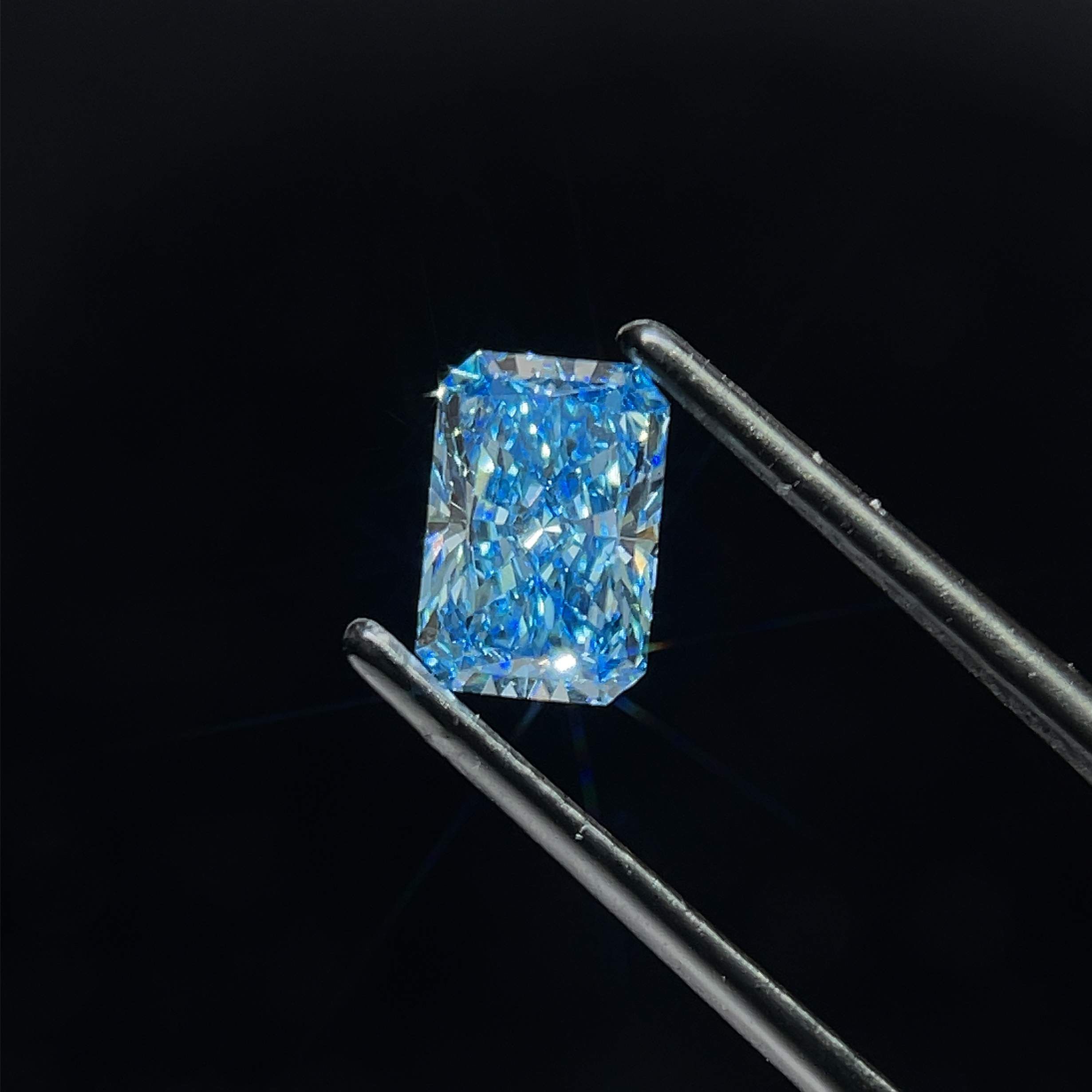 1.54 ct. radiant Lab Grown Diamond front image