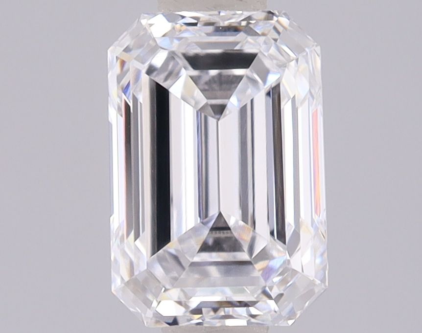 1.05 ct. emerald Lab Grown Diamond front image