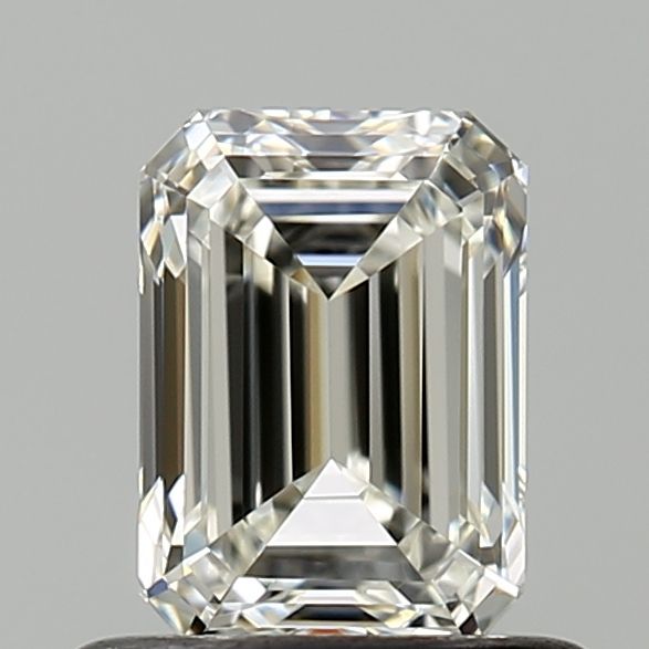 0.69 ct Emerald diamond